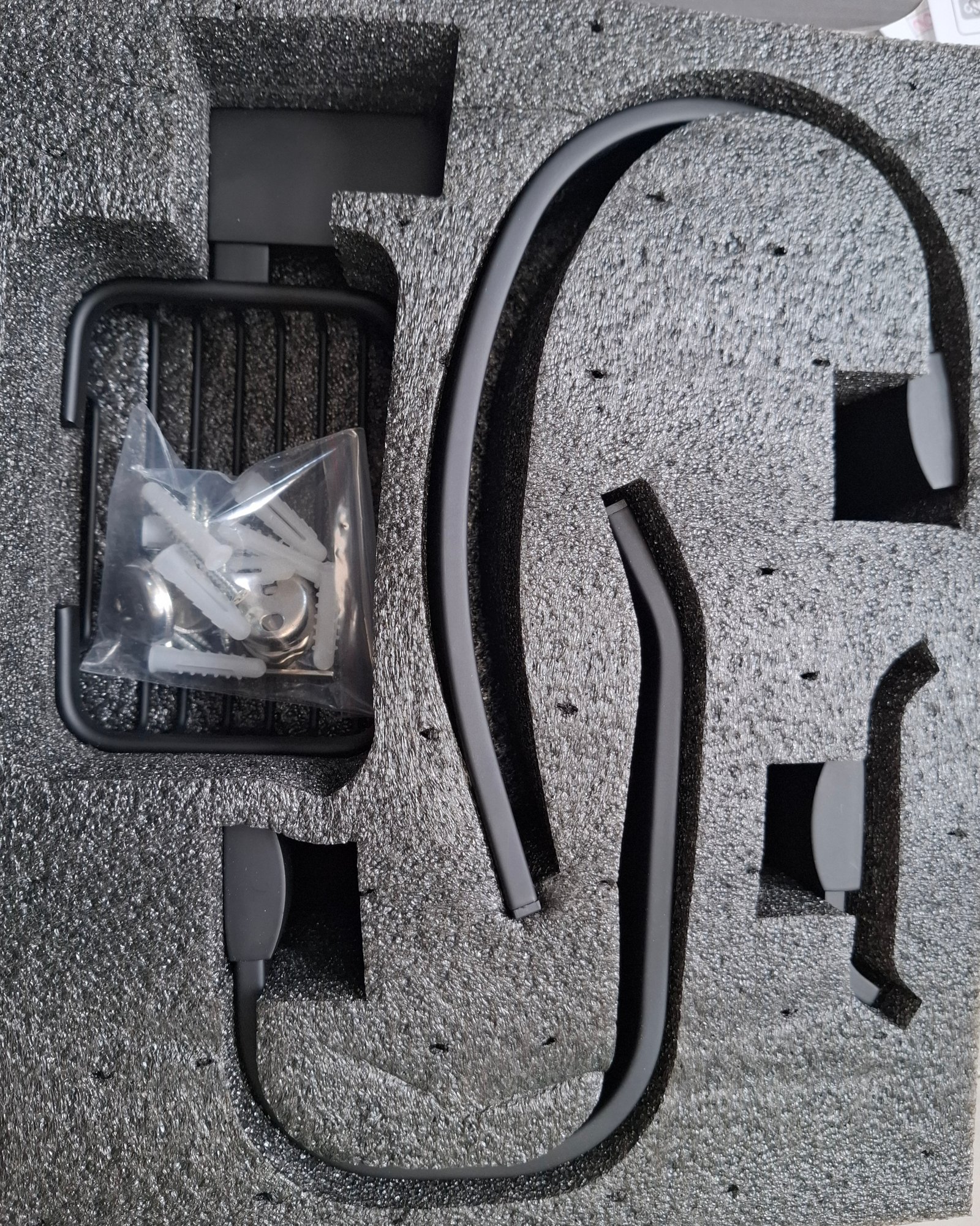 ACCESORIOS NEGROS 4 PIEZAS  DECORAMIA 